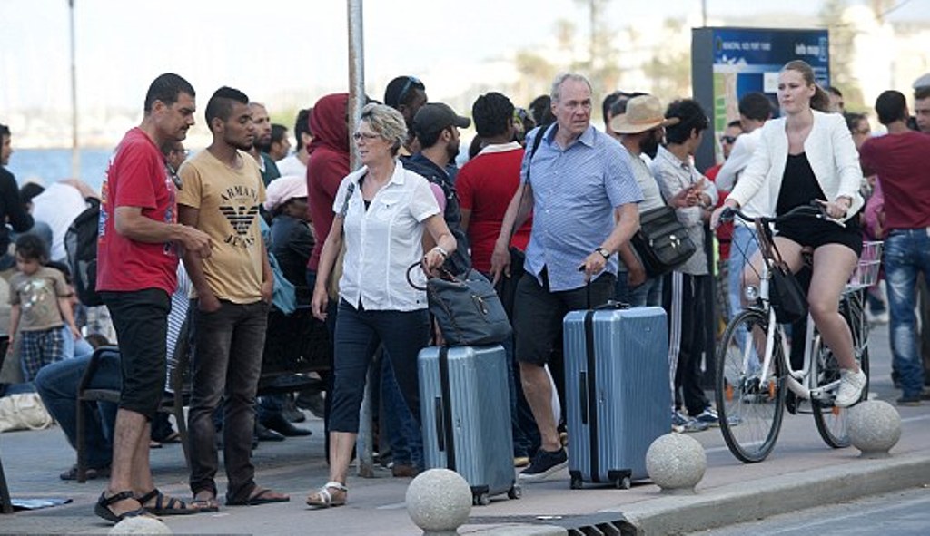 Ανοιξε η “κάνουλα”: Πλημμύρισαν με 6.500 πρόσφυγες μέσα σε λίγες ώρες τα νησιά του Αιγαίου!