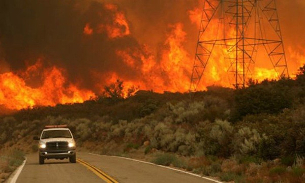 Σε εξέλιξη πυρκαγιά στo XYTA Φυλής