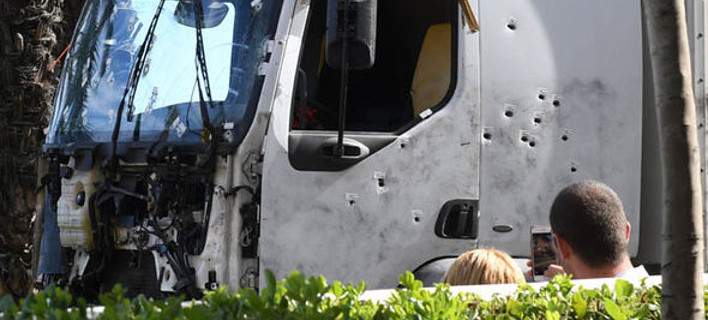 Το κινητό του μακελάρη της Νίκαιας σύμμαχος της Αστυνομίας στις έρευνες για συνεργούς του