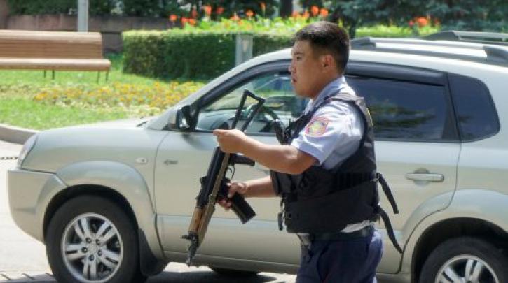 Καζακστάν: Ο πρόεδρος Ναζαρμπάγεφ συγκάλεσε το συμβούλιο ασφαλείας μετά τις επιθέσεις ενόπλων