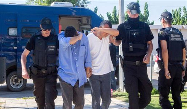 Οι 8 Τούρκοι στρατιωτικοί μεταφέρθηκαν στην Καβάλα μετά από επίθεση που δέχτηκαν στην Αλεξανδρούπολη