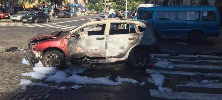 Ανατινάχθηκε το αυτοκίνητό γνωστού δημοσιογράφου στην Ουκρανία (φωτό)