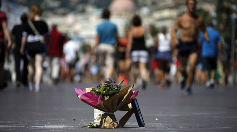 Γιατί δύο στους τρεις Γάλλους δεν εμπιστεύονται τον Ολάντ- Τί έδειξε δημοσκόπηση