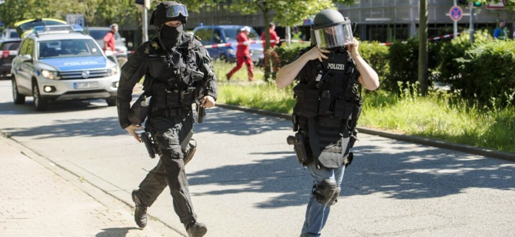 Μόναχο: Στους 9 οι νεκροί – “Ενας ο δράστης” λέει τώρα η γερμανική αστυνομία (UPD)