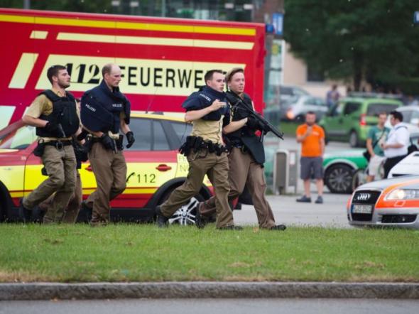 Βίντεο από την μεγάλη αστυνομική επιχείρηση που βρίσκεται σε εξέλιξη στο εμπορικό κέντρο στο Μόναχο