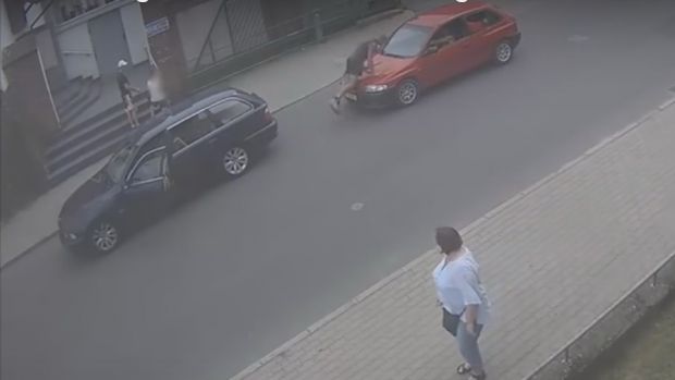 Πολωνός ψυχάκιας εν δράσει (vid)