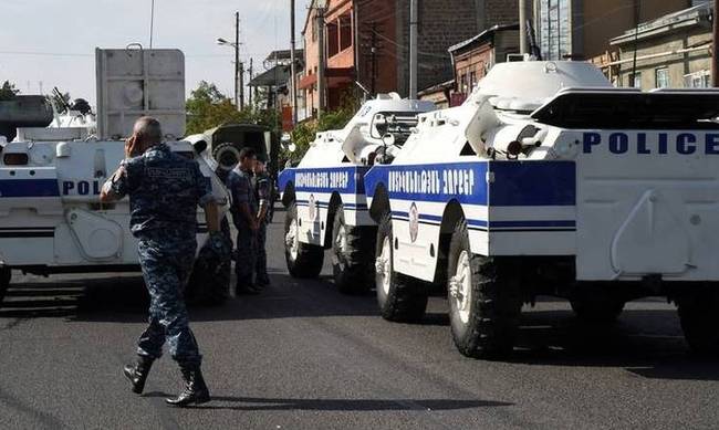 Αρμενία: Αίσιο τέλος στην ομηρία αστυνομικών μετά από μια εβδομάδα