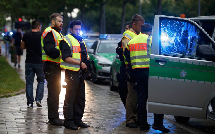 Μας κοροϊδεύουν – «Ο μακελάρης της Γερμανίας ήταν θύμα bullying και σκότωσε 9 άτομα» – Οι ψυχοπαθείς δηλαδή τί κάνουν; [βίντεο]