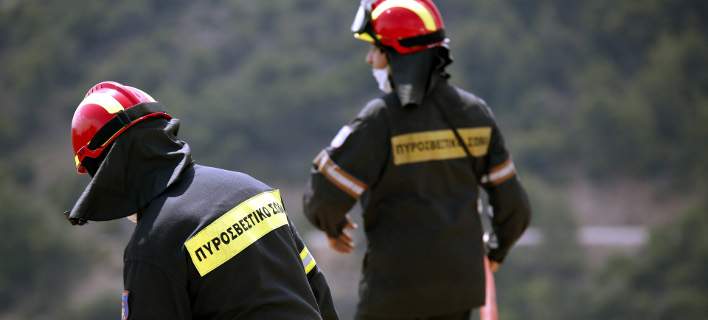 Υπό έλεγχο τέθηκε η φωτιά στο Χαλκί Κορινθίας