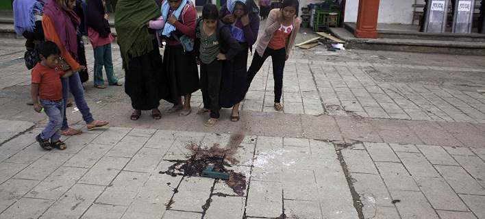 Σφαγή στο Μεξικό: Ενοπλοι δολοφόνησαν 5 ανθρώπους σε διαδήλωση- Και τον δήμαρχο! (βίντεο)