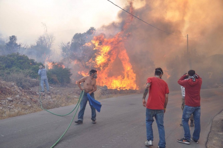 Καταστροφική φωτιά στη Χίο: Σε εφαρμογή το σχέδιο «Δευκαλίων» -Απογειώθηκε C-130 από την Ελευσίνα