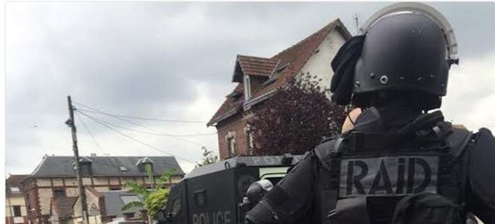 Μαρτυρία καλόγριας από τη σφαγή στο ναό της Νορμανδίας: «Μιλούσαν αραβικά και κρατούσαν μαχαίρι»