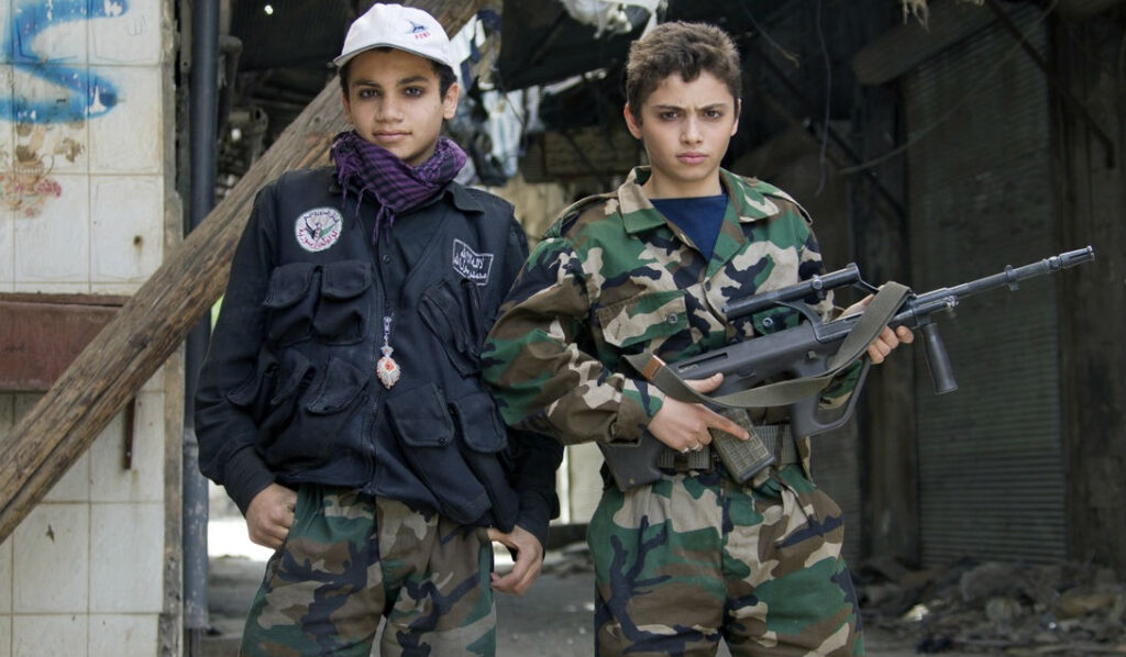 Γιατί ο ISIS χρησιμοποιεί 19χρονους ως σφαγείς-βομβιστές αυτοκτονίας και χτυπά επαρχιακές πόλεις στην Ευρώπη