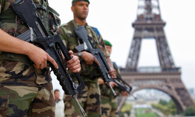 Γαλλία: Τέλος οι φωτογραφίες των τρομοκρατών στα MΜΕ