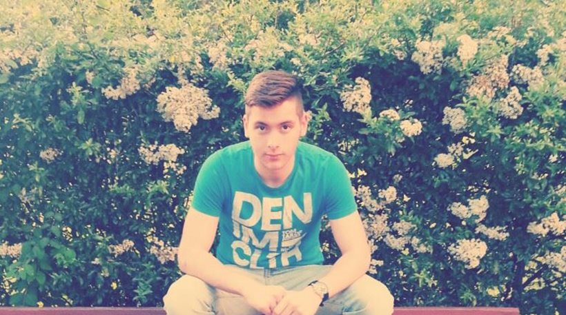 Ανείπωτος θρήνος στην κηδεία του 18χρονου Θρακιώτη που έχασε τη ζωή του στο Μόναχο (φωτό,vid)