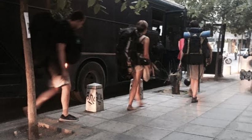 Τριπλή έφοδος της Αστυνομίας σε υπό κατάληψη χώρους από αναρχικούς στη Θεσσαλονίκη- 75 συλλήψεις (βίντεο)