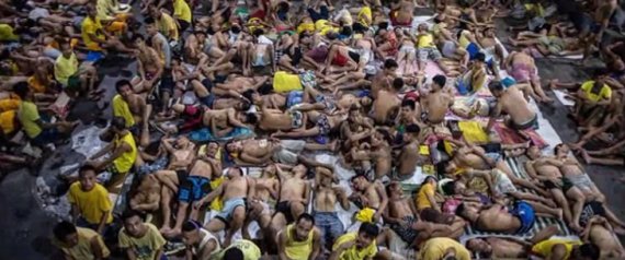 Η μάχη της επιβίωσης μέσα στην πιο διαβόητη φυλακή των Φιλιππίνων (vid)