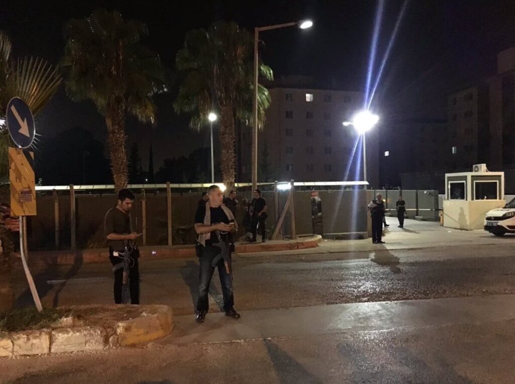 ΕΚΤΑΚΤΟ: 7.000 Τούρκοι στρατιώτες περικύκλωσαν την ΝΑΤΟϊκή βάση του Ιντσιρλίκ – “Η βάση θα κλείσει” λένε τουρκικά ΜΜΕ (φωτό, vid)