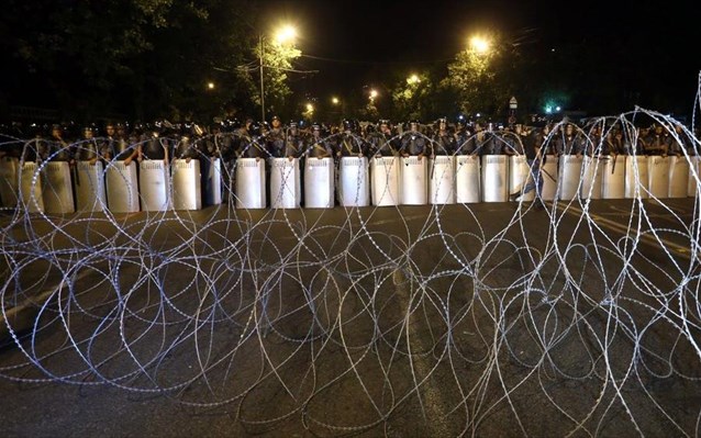 Αρμενία: Παραδόθηκαν οι ένοπλοι που είχαν καταλάβει αστυνομικό τμήμα στο Γερεβάν