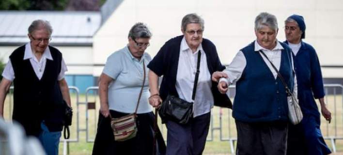 Τί είπαν οι καλόγριες που ήταν παρούσες για τη σφαγή του ιερέα στη Γαλλία