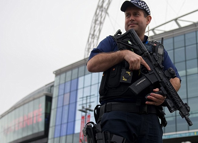 Εκκενώθηκε κατάστημα στο Λονδίνο λόγω απειλής για βόμβα