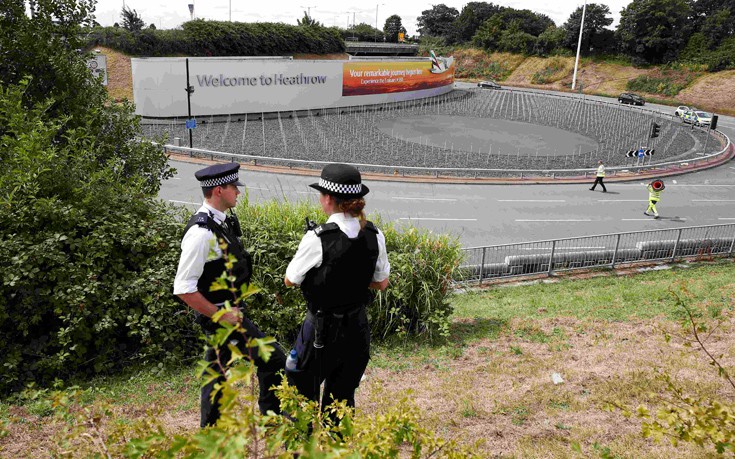 Μποτιλιάρισμα στο αεροδρόμιο Χίθροου από τη διαδήλωση του «Black lives matter» (φωτο)