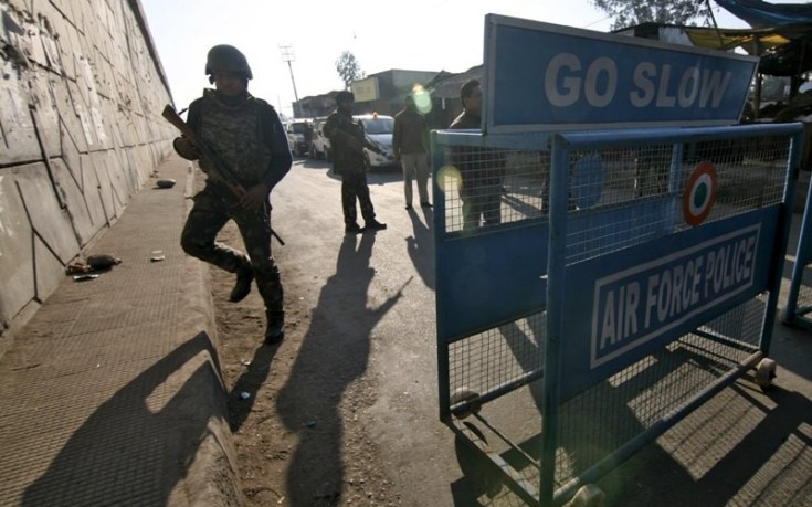 Ινδία: Έρευνες των αρχών για την τρομοκρατική επίθεση που στοίχισε τη ζωή σε 14 άτομα