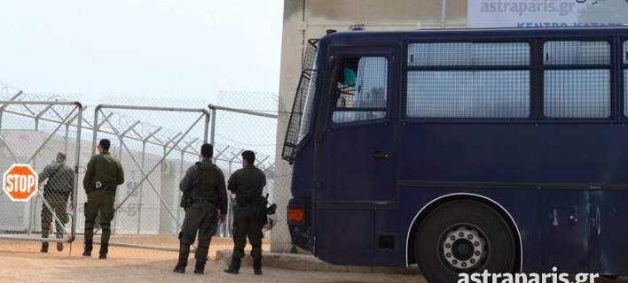 Παίρνουν τους Αφρικανούς μετανάστες από τη Χίο -Για να αποσυμφορηθεί το νησί