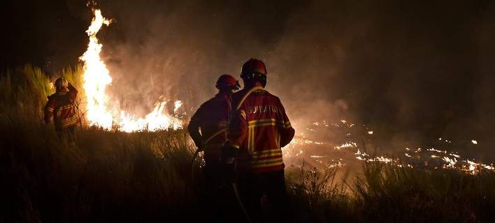 Μαίνονται οι πυρκαγιές στην Πορτογαλία: Απομακρύνθηκαν οι κάτοικοι από πόλη στη Μαδέρα
