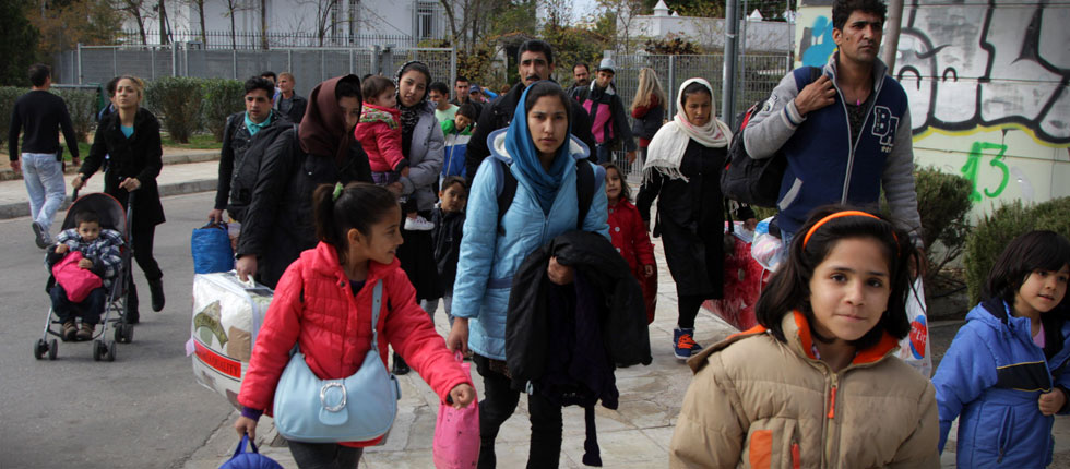 Εκκενώθηκε κέντρο διαμονής προσφύγων στη Δανία – Άνδρας βρίσκεται στη στέγη και απειλεί να ανατιναχτεί