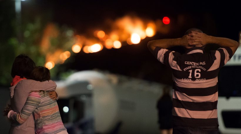 Ανεξέλεγκτες οι πυρκαγιές στη Μασσαλία – 4 τραυματίες πυροσβέστες