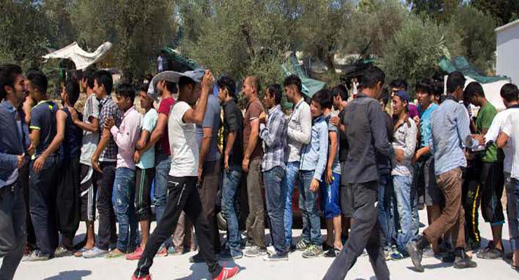 Αντιδρούν οι κάτοικοι στην Κρήτη για τη μεταφορά 3.000 προσφύγων από το Βερολίνο