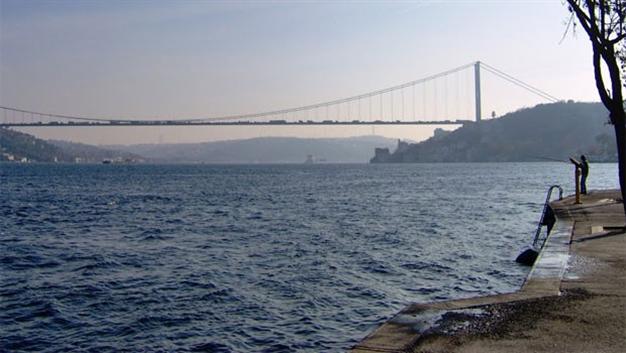 Πήγε να τους εμποδίσει να κάνουν «τουαλέτα» τον Βόσπορο και τον πυροβόλησαν