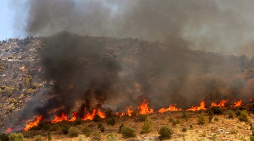 Σε εξέλιξη πυρκαγιά σε δασική έκταση στα Χανιά