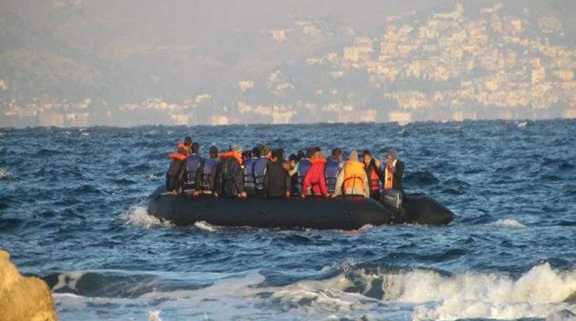 8.150 πρόσφυγες και μετανάστες βρίσκονται εγκλωβισμένοι στα νησιά του Β.Αιγαίου – Ακόμη 51 έφτασαν χθες στη Μυτιλήνη