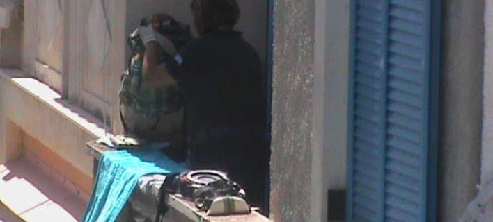 Μεγάλη θλίψη στην Αίγινα – Τα προσωπικά αντικείμενα των ναυαγών (φωτό)