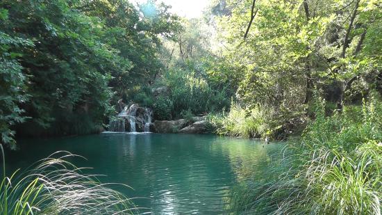 Η Περιφέρεια Πελοποννήσου προειδοποιεί: «Μην περπατήσετε στο Πολυλίμνιο Μεσσηνίας»