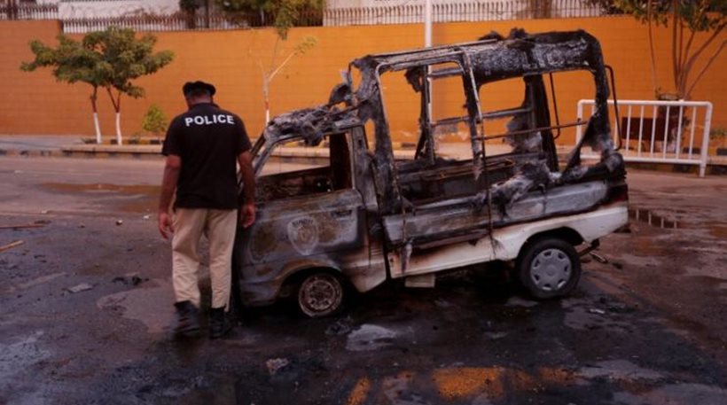 «Έφοδος» διαδηλωτών σε ιδιωτικό τηλεοπτικό σταθμό στο Πακιστάν – Ένας νεκρός και 7 τραυματίες