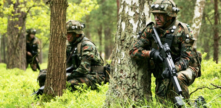 Ανησυχία στην Ευρώπη: Η Γερμανία επαναφέρει σε ισχύ το νόμο για «γενική επιστράτευση»