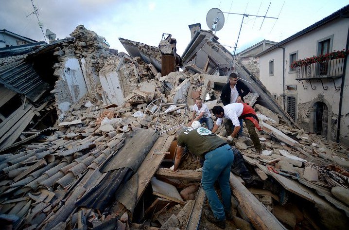 Φωτογραφίες τρόμου από το σεισμό των 6,2 Ρίχτερ στην Ιταλία – Χωριά «εξαφανίστηκαν» (upd)