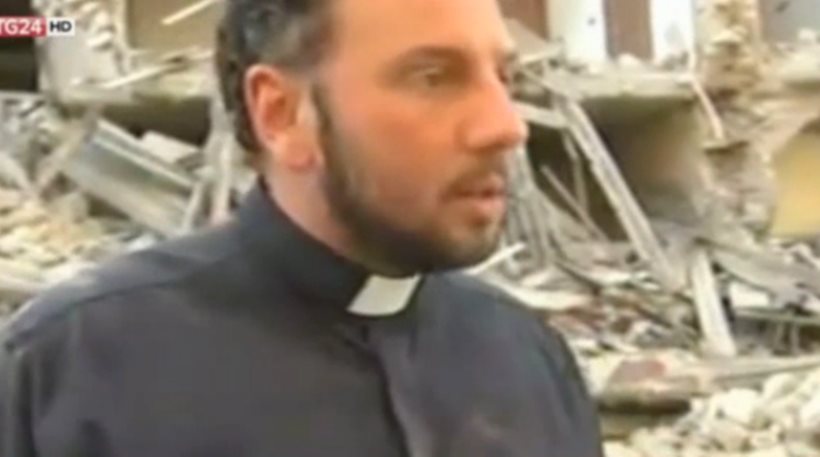 Σεισμός στην Ιταλία: Και οι ιερείς ψάχνουν για επιζώντες στο Αματρίτσε