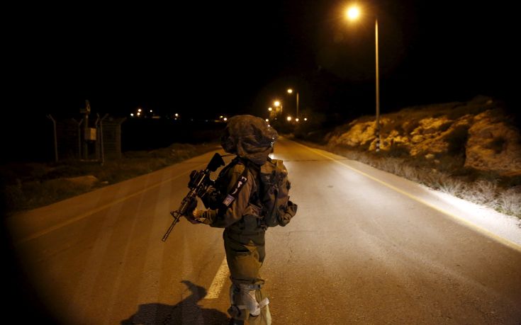 Δυτική Όχθη: Ισραηλινοί στρατιώτες σκότωσαν Παλαιστίνιο που έτρεχε προς το μέρος τους