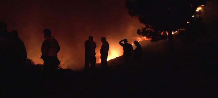 Συγκλονίζουν οι μαρτυρίες των κατοίκων της Χίου: «Ήταν απερίγραπτο – Πρώτη φορά ξεσπάει στο χωριό φωτιά με τόσο μεγάλη ένταση»