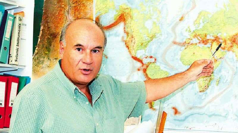 Γ.Παπαδόπουλος: «Να είμαστε έτοιμοι για αντίστοιχο χτύπημα του Εγκέλαδου με αυτό της Ιταλίας στην ηπειρωτική χώρα»