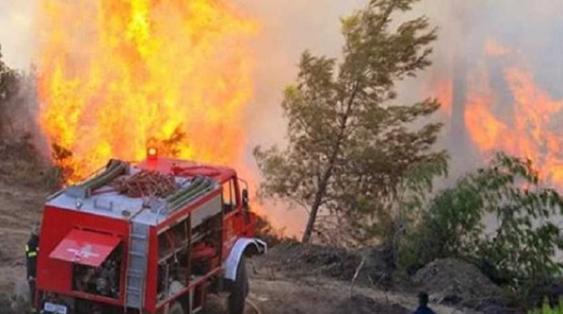 Πυρκαγιά σε εξέλιξη στον Κουβαρά Αμφιλοχίας