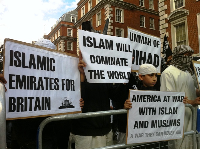 Έντονες επικρίσεις από Πολωνία προς Γερμανία για το μεταναστευτικό