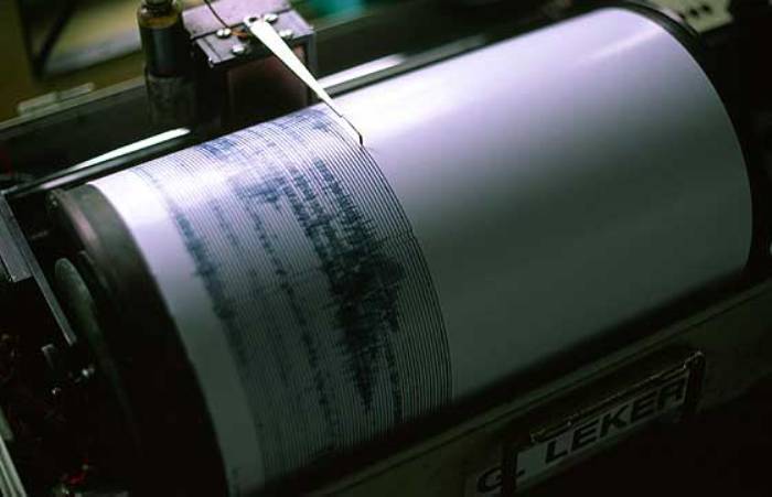 Σεισμός 3,8 Ρίχτερ στη Σαντορίνη (φωτό)