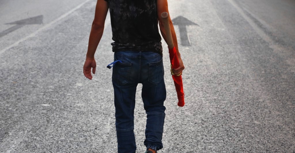 Και ξένοι στην επίθεση κατά του Διοικητή της Τροχαίας Αθηνών – Συνομιλούσαν στα αραβικά ενώ απομακρύνονταν