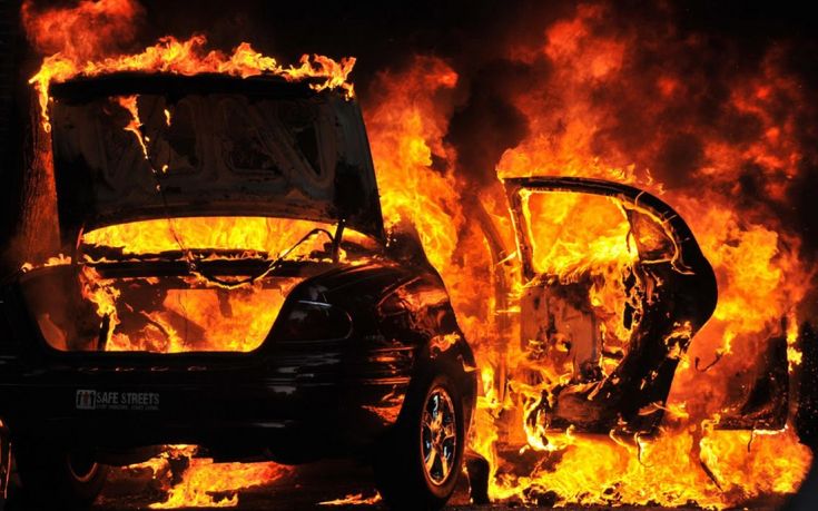 Κύμα βανδαλισμού αυτοκινήτων πλήττει το τελευταίο διάστημα τη Δανία