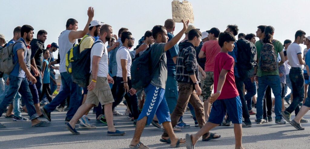 Eξέγερση μεταναστών  σε Λέσβο και Χίο: «Θέλουμε να φύγουμε για την Ευρώπη εδώ και τώρα» !